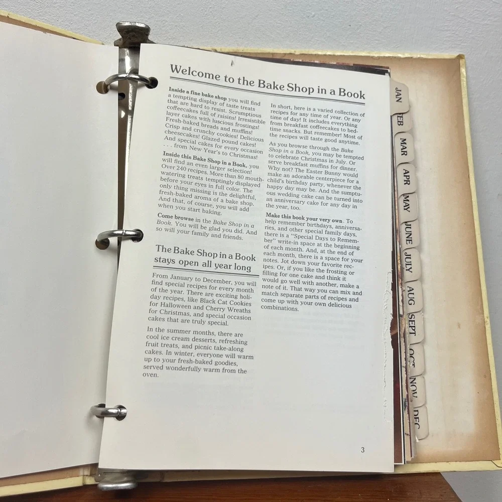 Vintage 1979 Duncan Hines Bake Shop in a Book 3-Ring Binder Cookbook Recipes